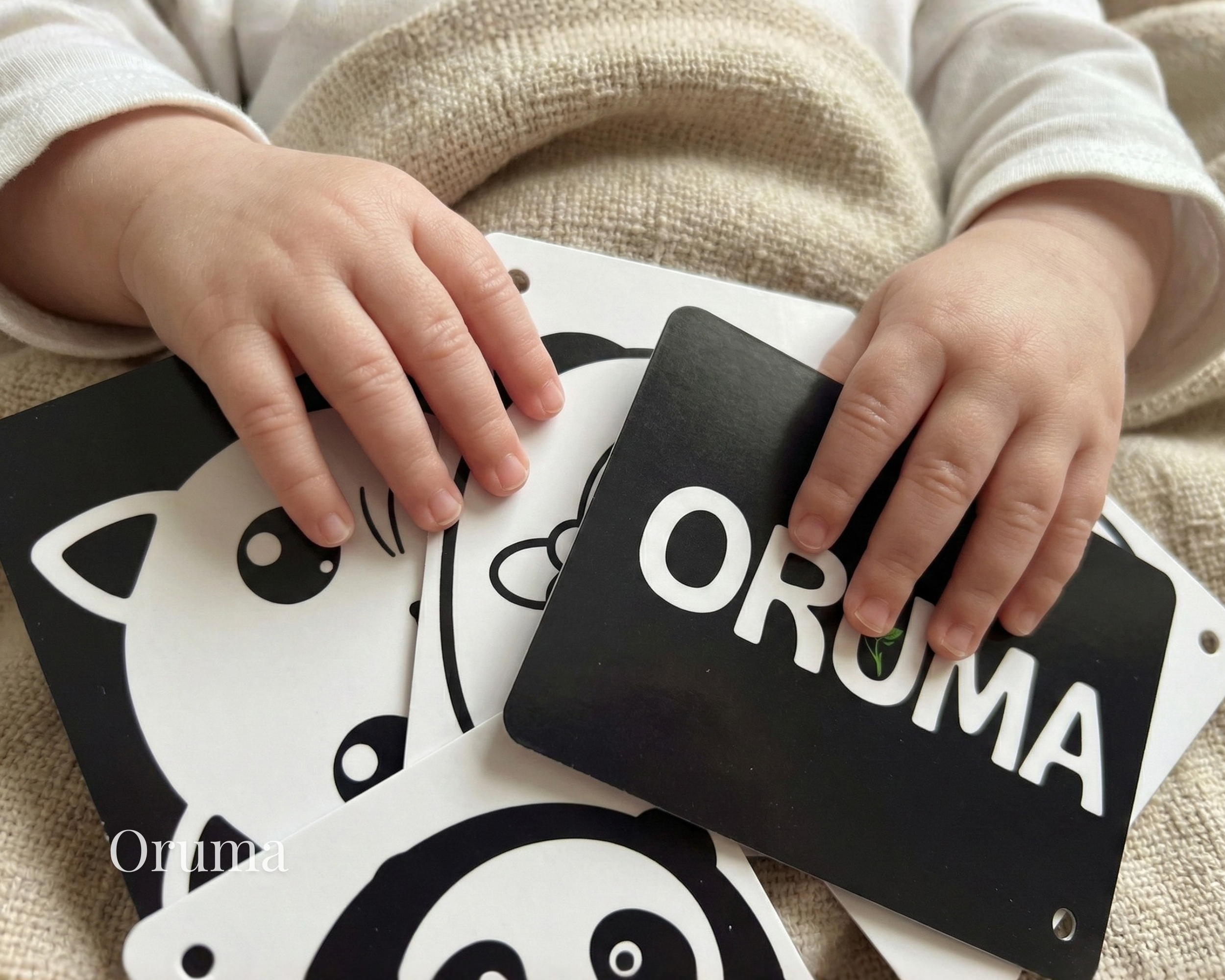 ORUMA | Cartas Contraste (0-3M) B/N